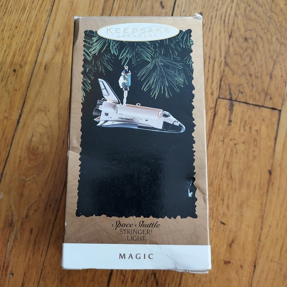 Space Shuttle Magic Stringer Light Hallmark Collectible Christmas Orname… - Picture 1 of 6